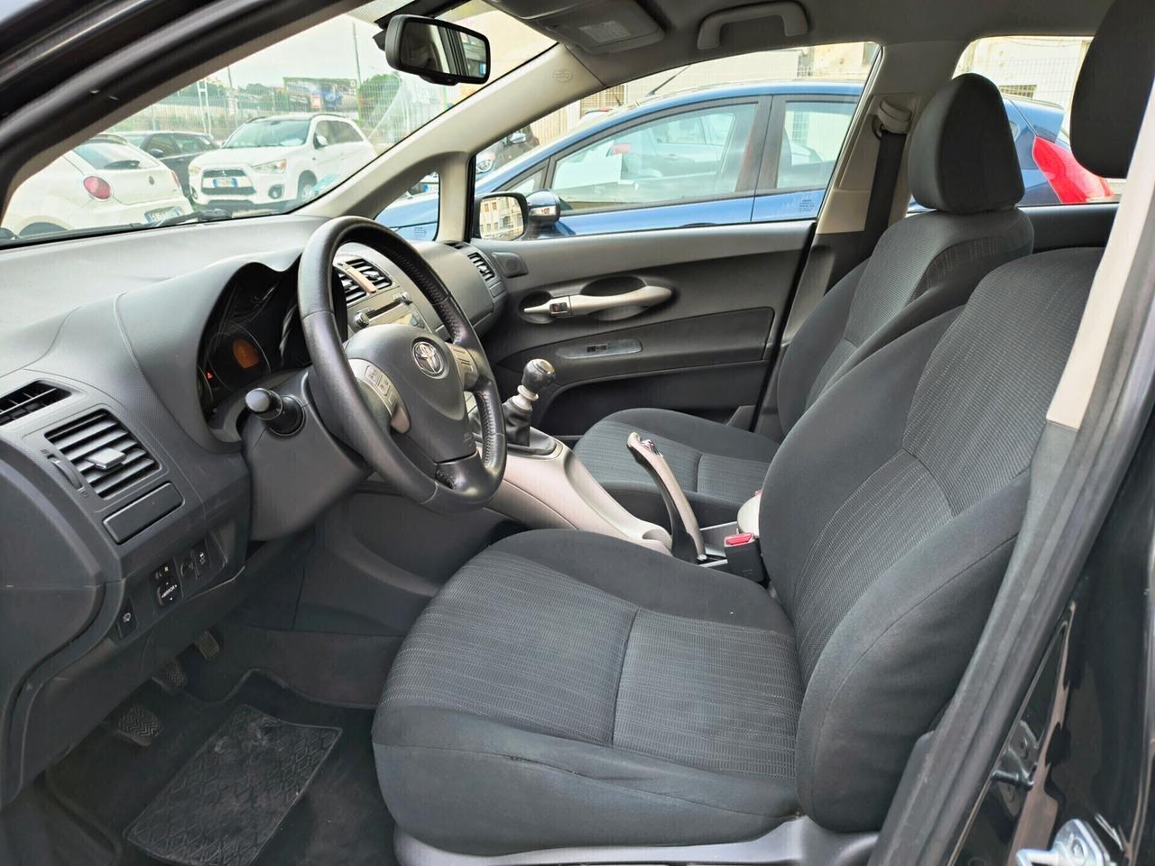 TOYOTA AURIS DIESEL UNICOPROPRIETARIO 90.000 KM