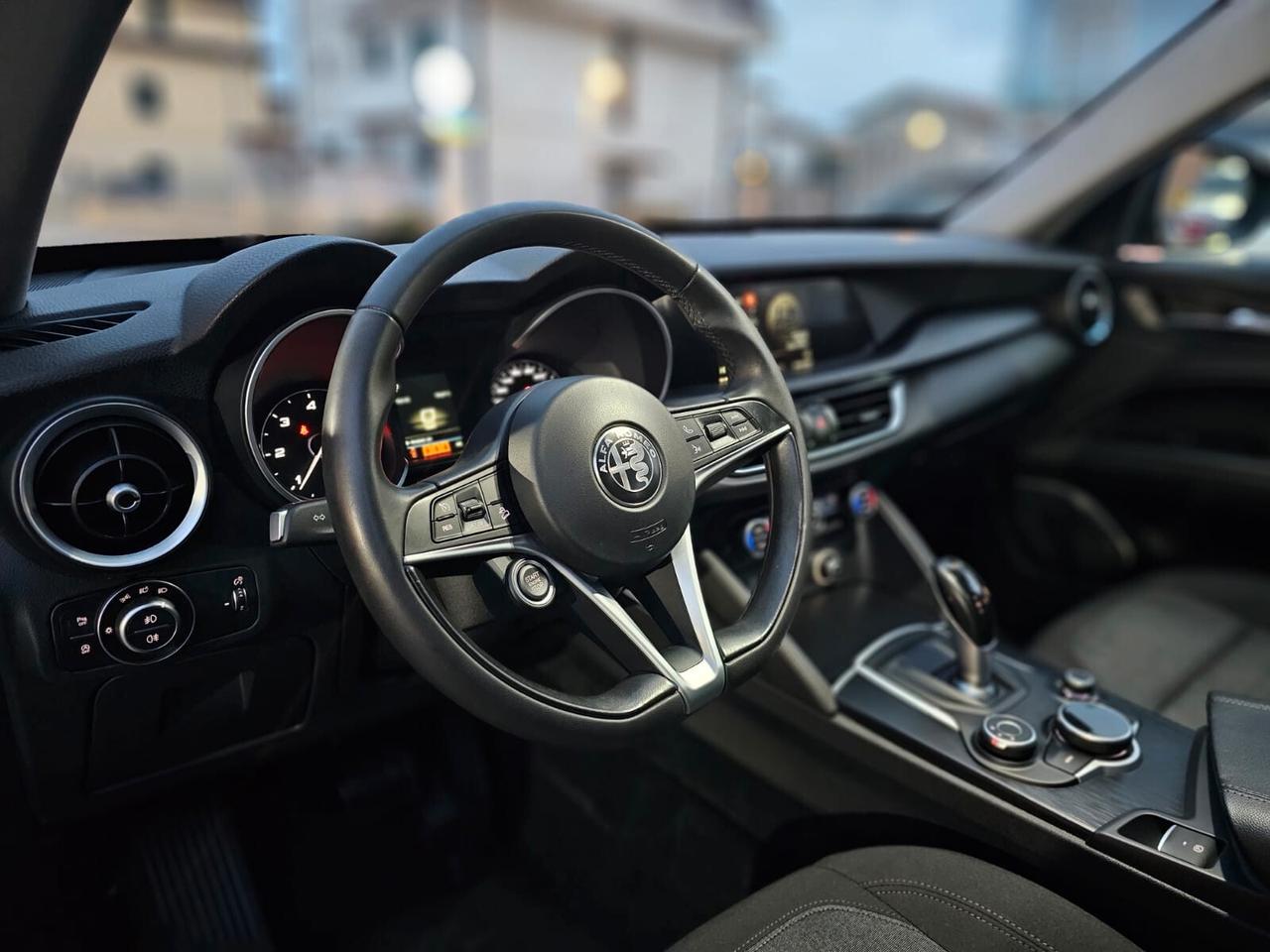 Alfa Romeo Stelvio 2.2 Turbodiesel 180 CV AT8 Q4 Business
