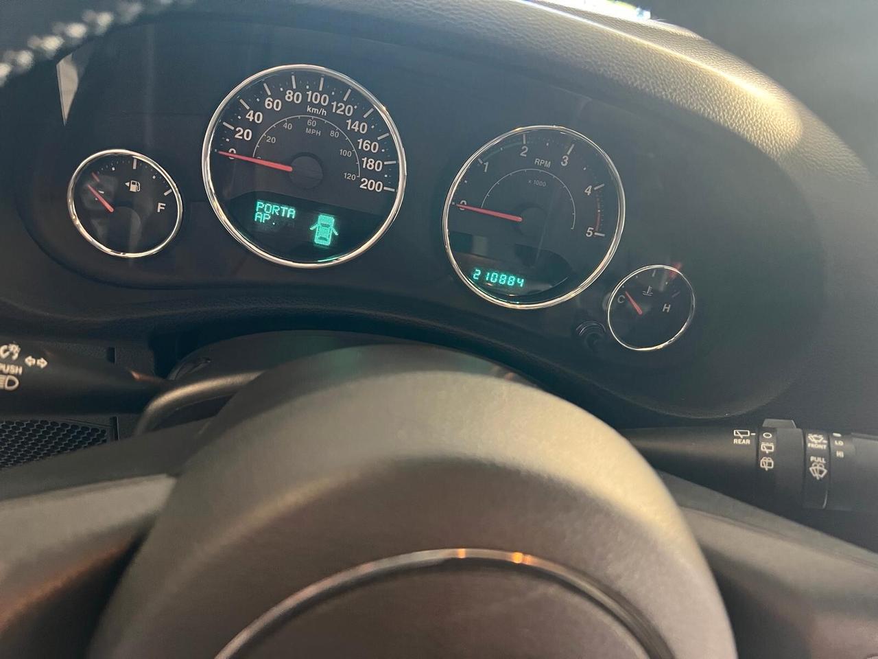 Jeep Wrangler Unlimited 2.8 CRD DPF Sahara Auto