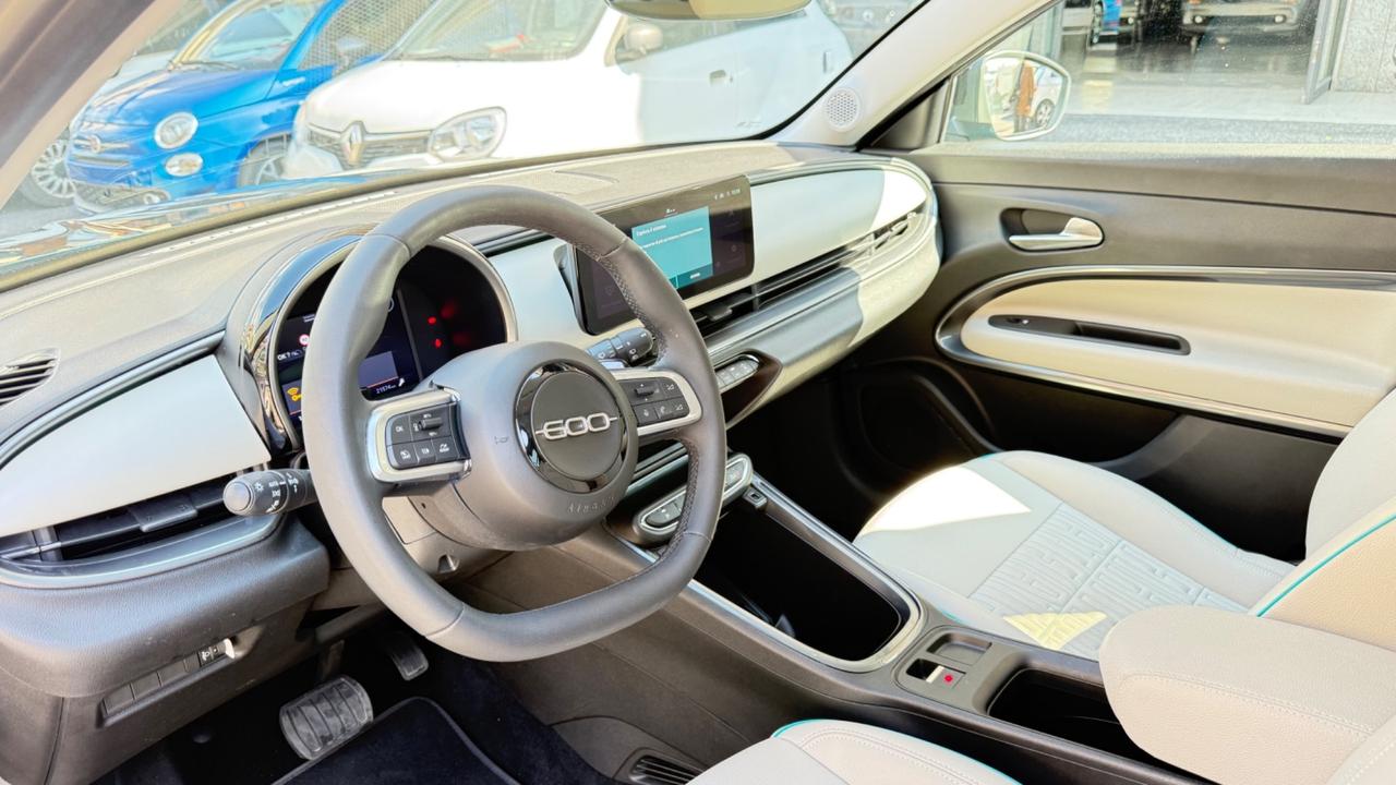 Fiat 600 Hybrid 110 CV DCT MHEV La Prima