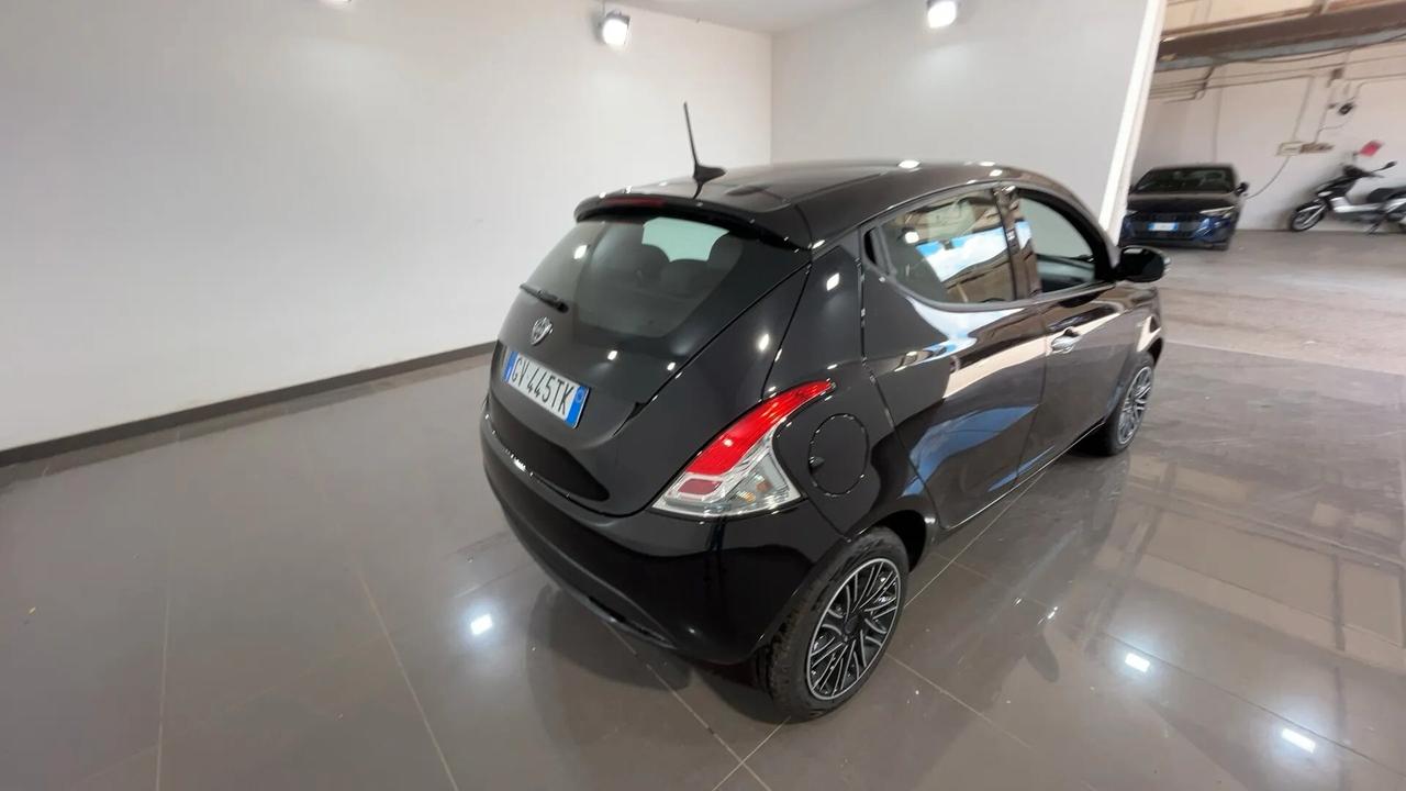 Lancia Ypsilon 1.0 FireFly 5 porte S&S Hybrid Oro