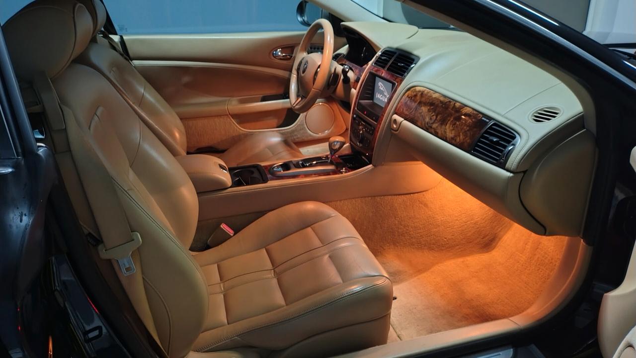 Jaguar XK 4.2 V8 Coupé