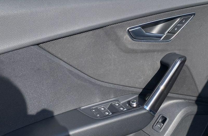 Audi Q2 S Line interno ed esterno 2.0 TDI 150CV S-Tronic quattro 35