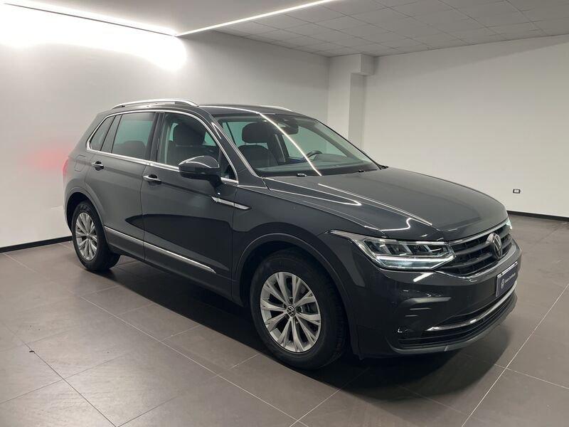 Volkswagen Tiguan Nuova Life 2.0 TDI SCR kW ( CV) Manuale