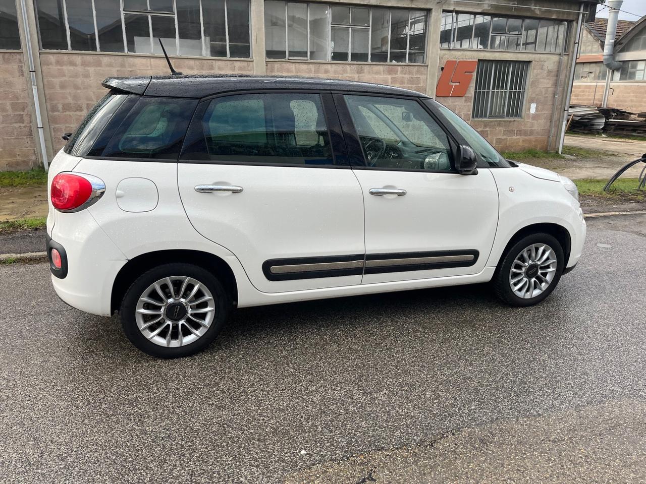 Fiat 500L 1.4 95 CV Lounge 2013 SOLI 82.000 KM