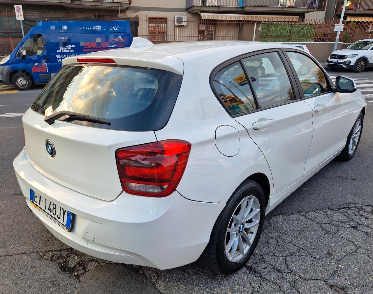 Bmw 116 116d 5p. Urban