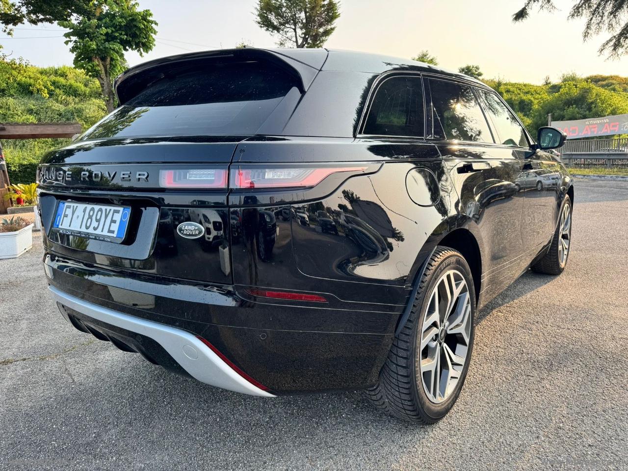 LAND ROVER RR Velar 2.0D 240 R-Dynamic HSE