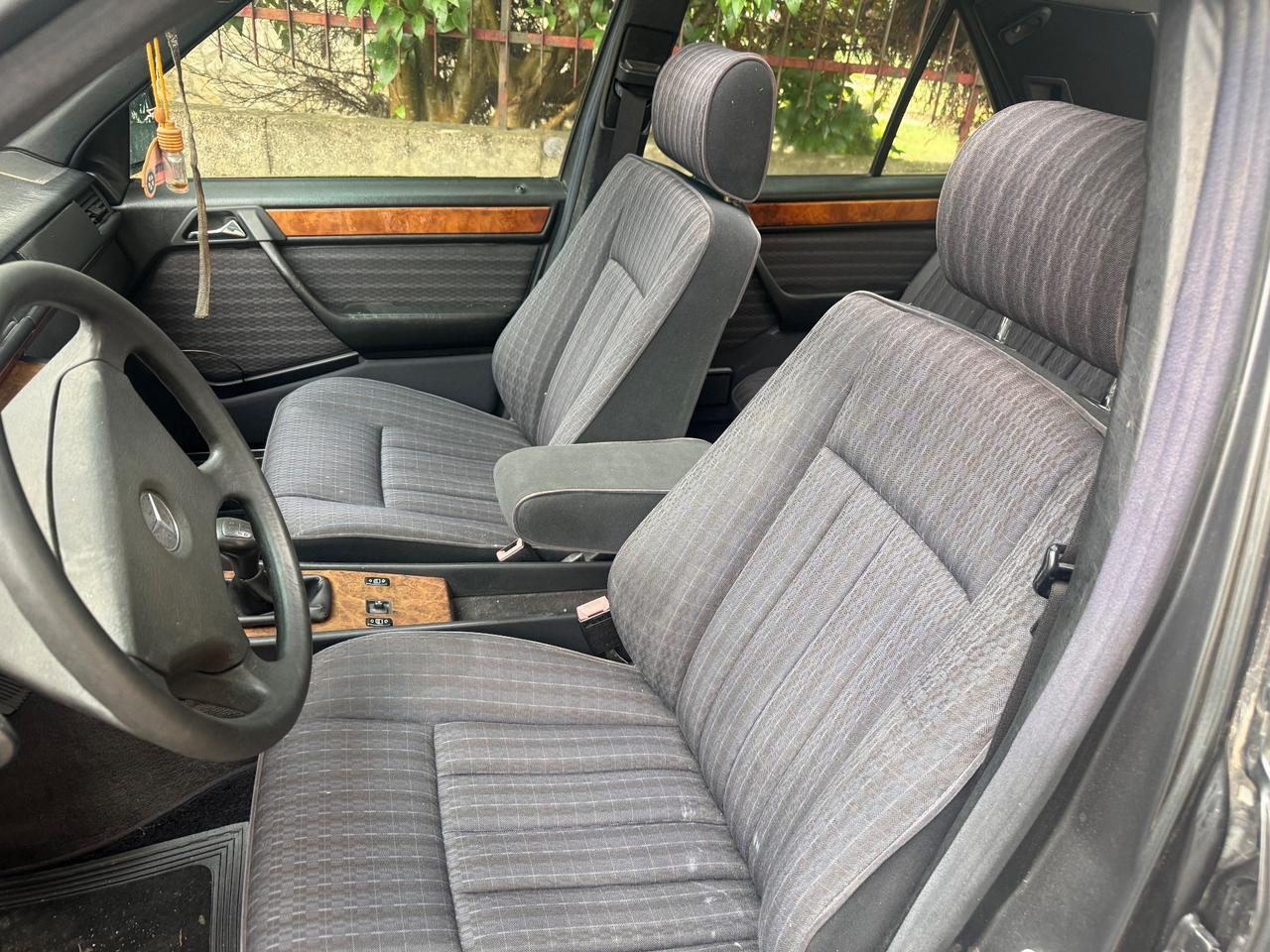 Mercedes-benz E 200 Avantgarde