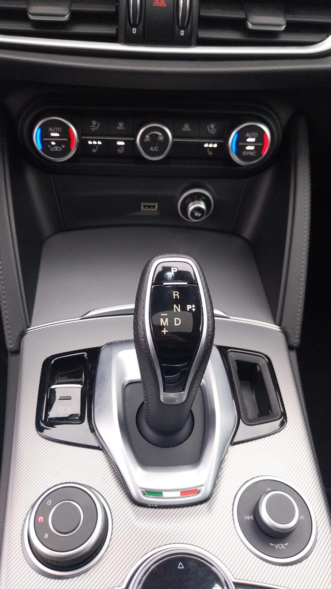 Alfa Romeo Stelvio 2.2 210 CV AT8 Q4 Veloce