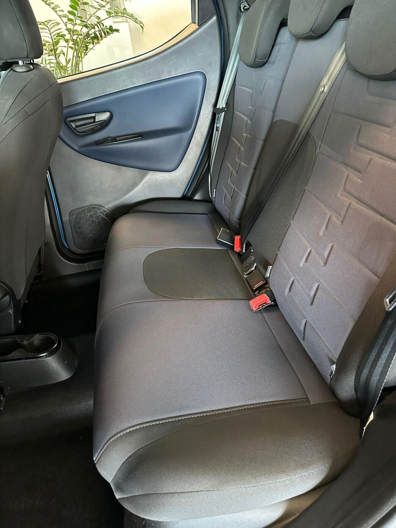 Lancia Ypsilon 1.0 Hybrid Platino 2024 FULL OPTIONAL