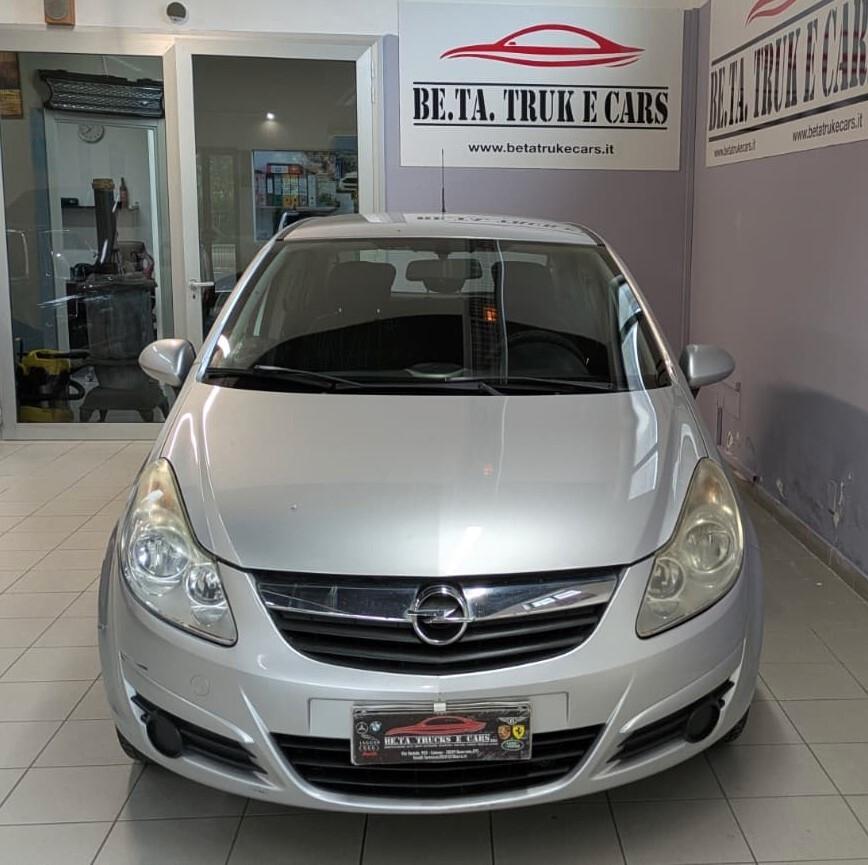 Opel Corsa 1.2 5 porte Cosmo