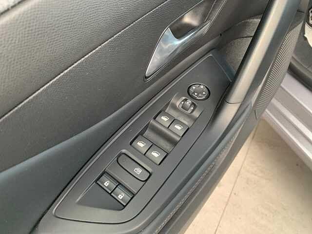 Peugeot 308 Hybrid 145 e-DCS6 Allure