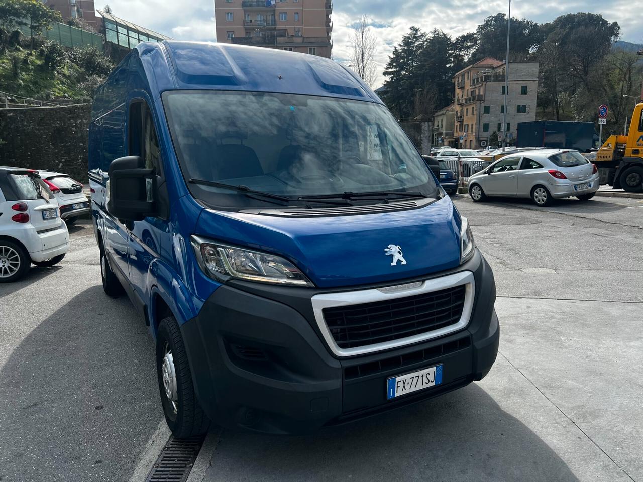 Peugeot Boxer 330 BlueHDi 120 S&S PC-TN Combi Comfort