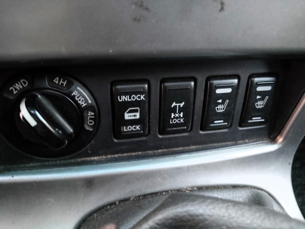 Nissan Navara 2.5 dCi 4p Double Cab LE