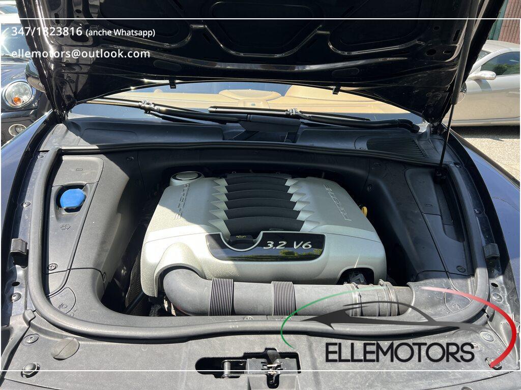 Porsche Cayenne Cayenne 3.2 V6 - ASI