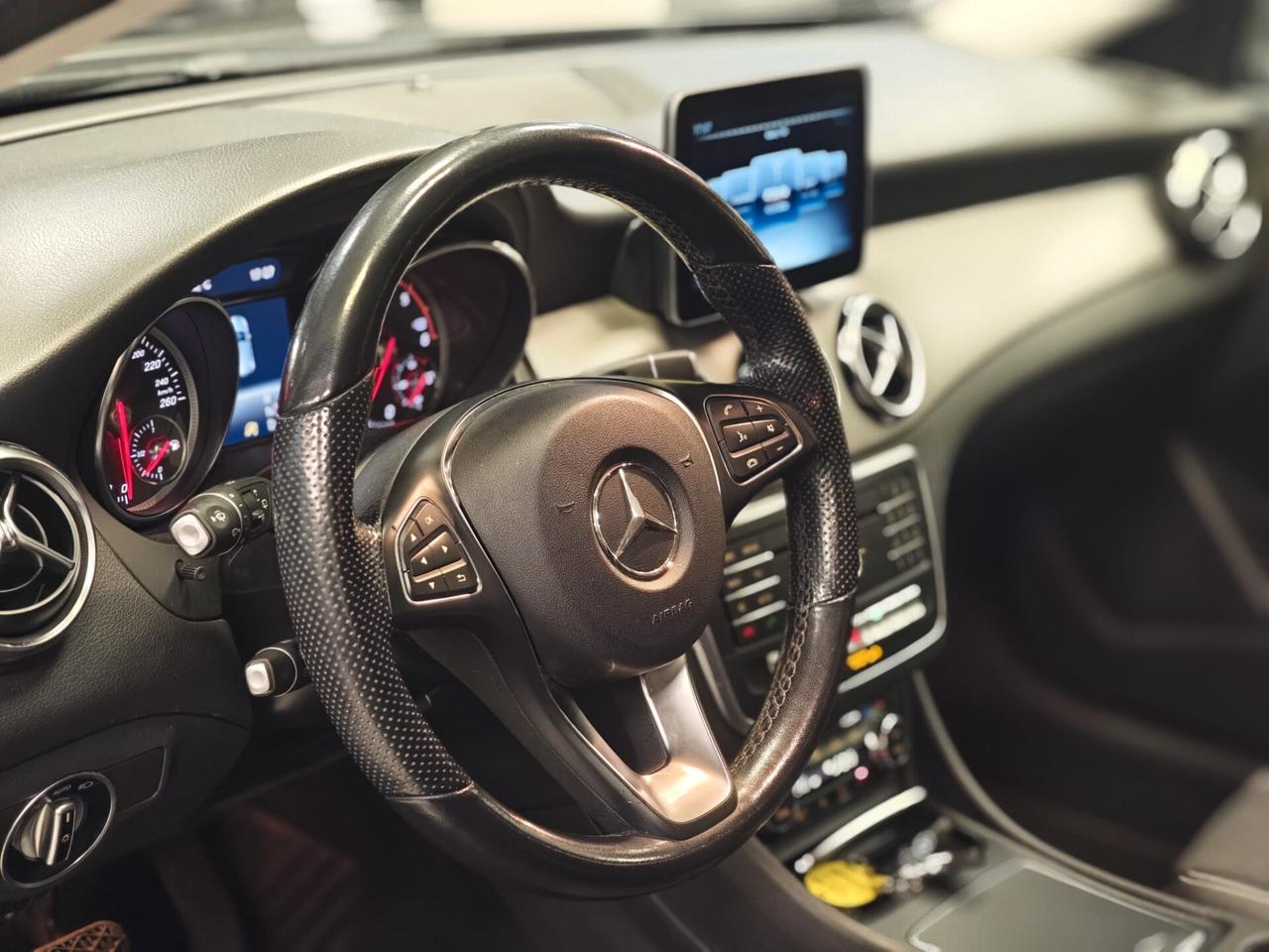 Mercedes-benz GLA 200 d Premium