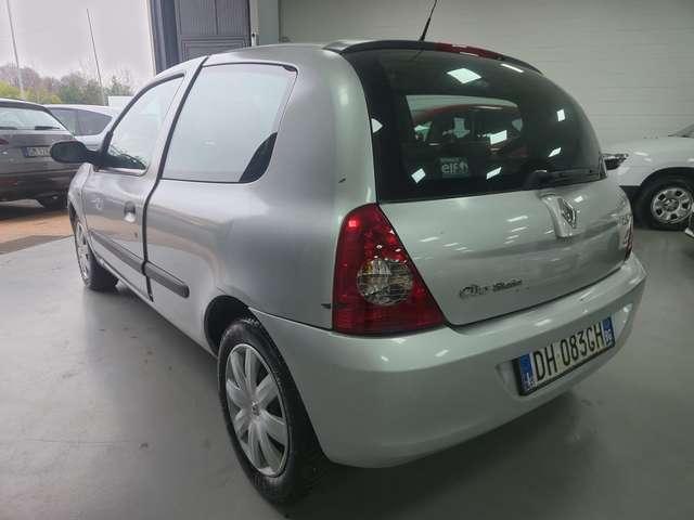 Renault Clio Clio II 2004 3p 1.2 Confort Authentique
