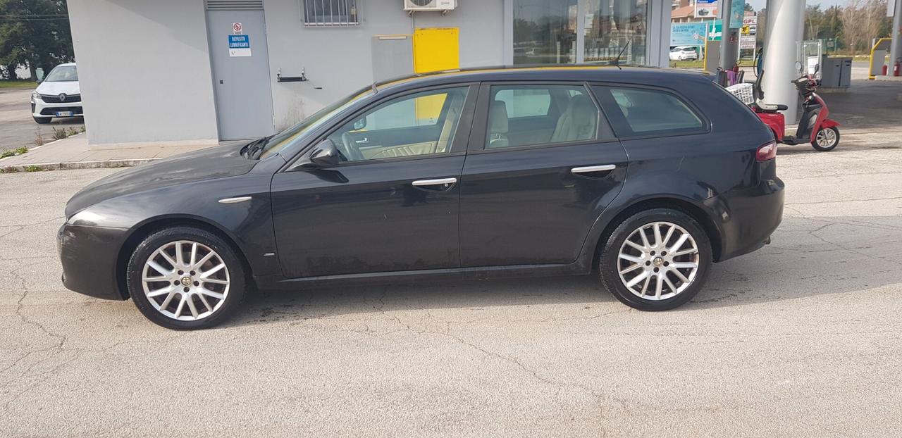 Alfa Romeo 159 1.9 JTDm 16V Sportwagon Exclusive Q-Tronic