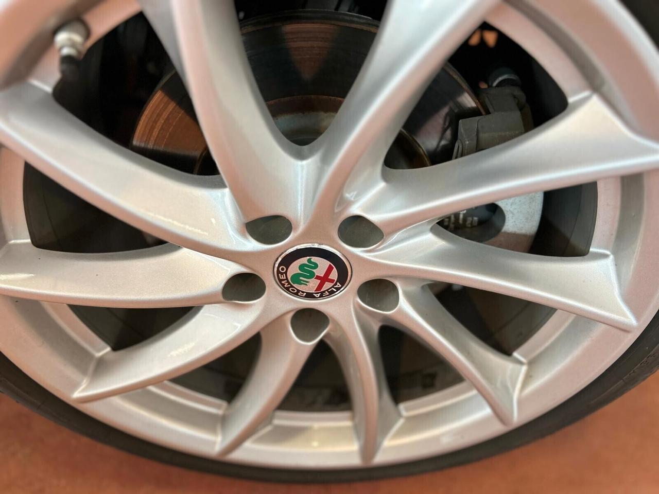 Alfa Romeo Giulia EXECUTIVE 2.2 Turbodiesel AT8 Q4 AWD SPOTICAR