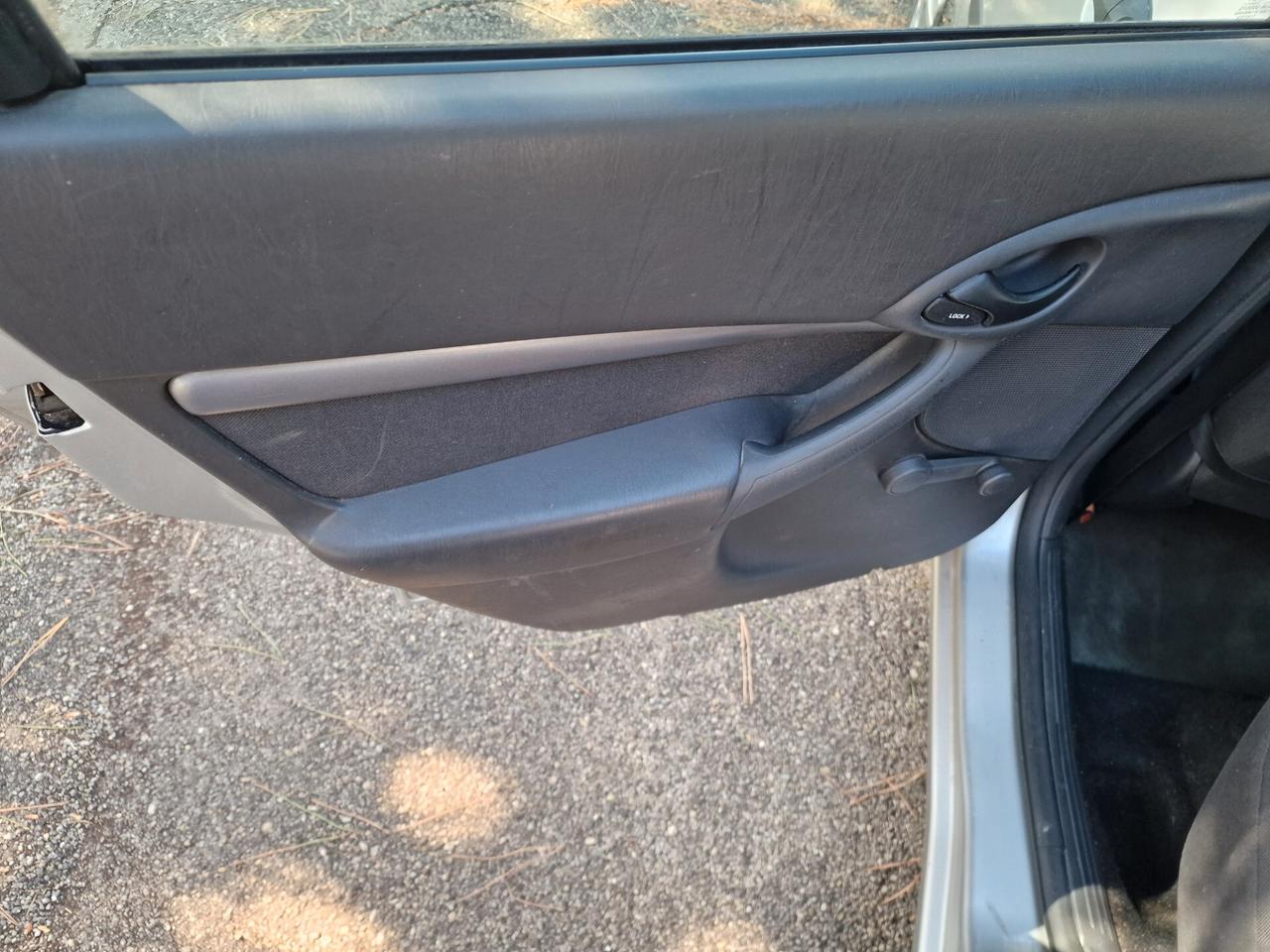 Ford Focus 1.6i 16V cat 5p. Ambiente