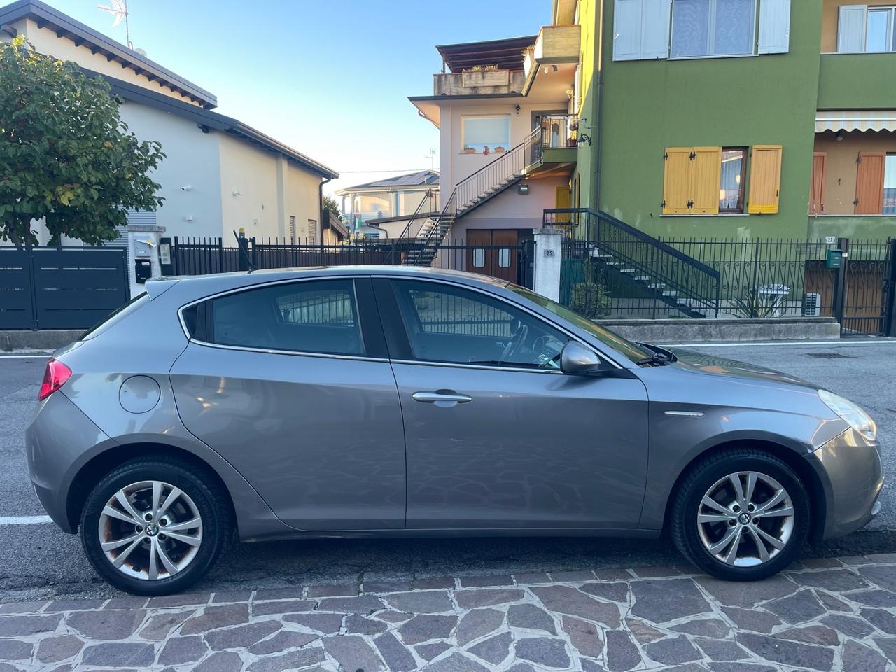 Alfa Romeo Giulietta 1.6 JTDm-2 105 CV Progression