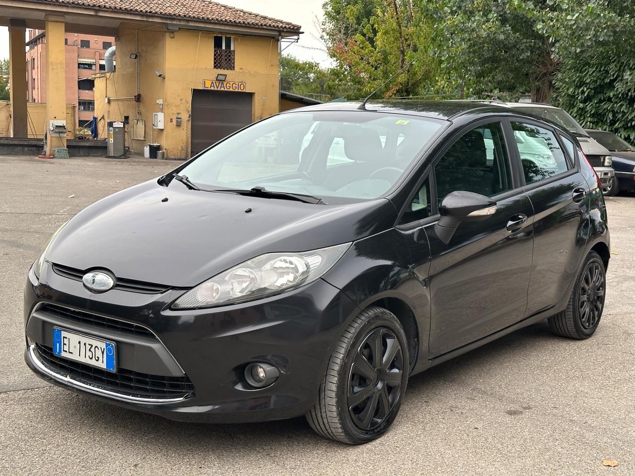 Ford Fiesta 1.4 16V 5p. Bz.- GPL Titanium Bs.