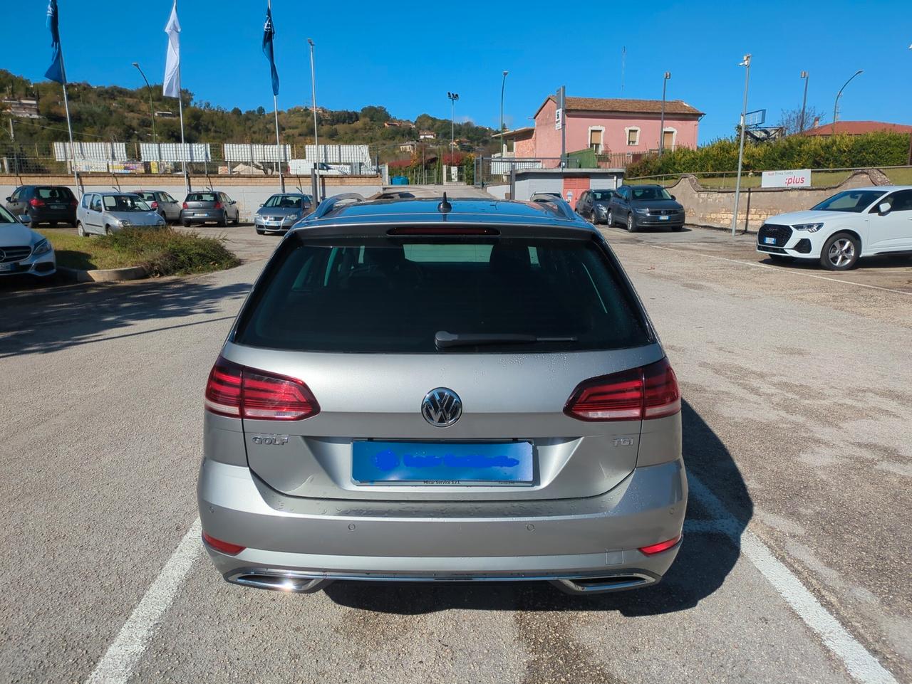 Volkswagen Golf Variant 1.4 TGI 110 CV R-LINE