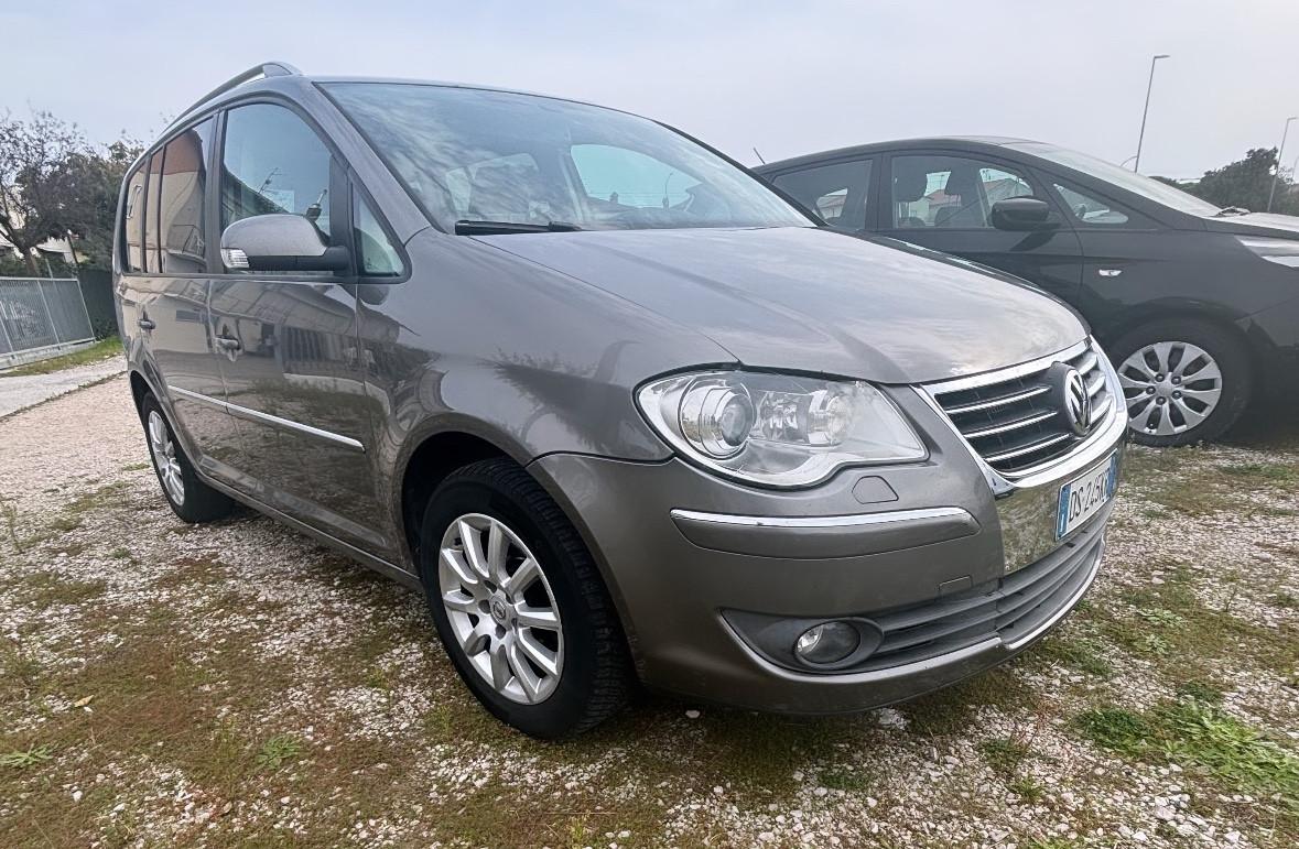 Volkswagen Touran 2.0 TDI DPF Highline