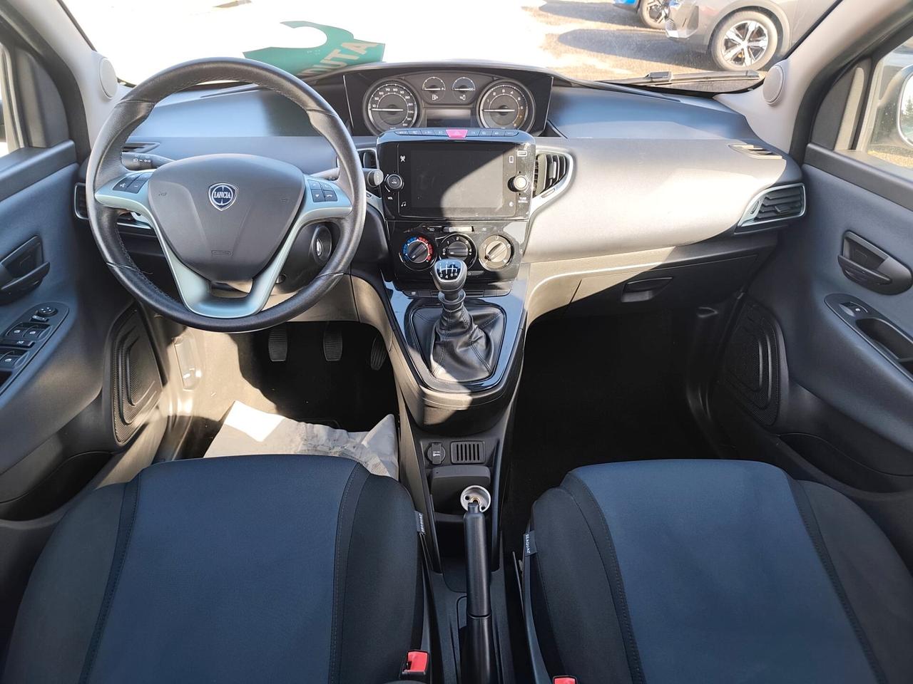 Lancia Ypsilon 1.0 FireFly 5 porte S&S Hybrid Platino