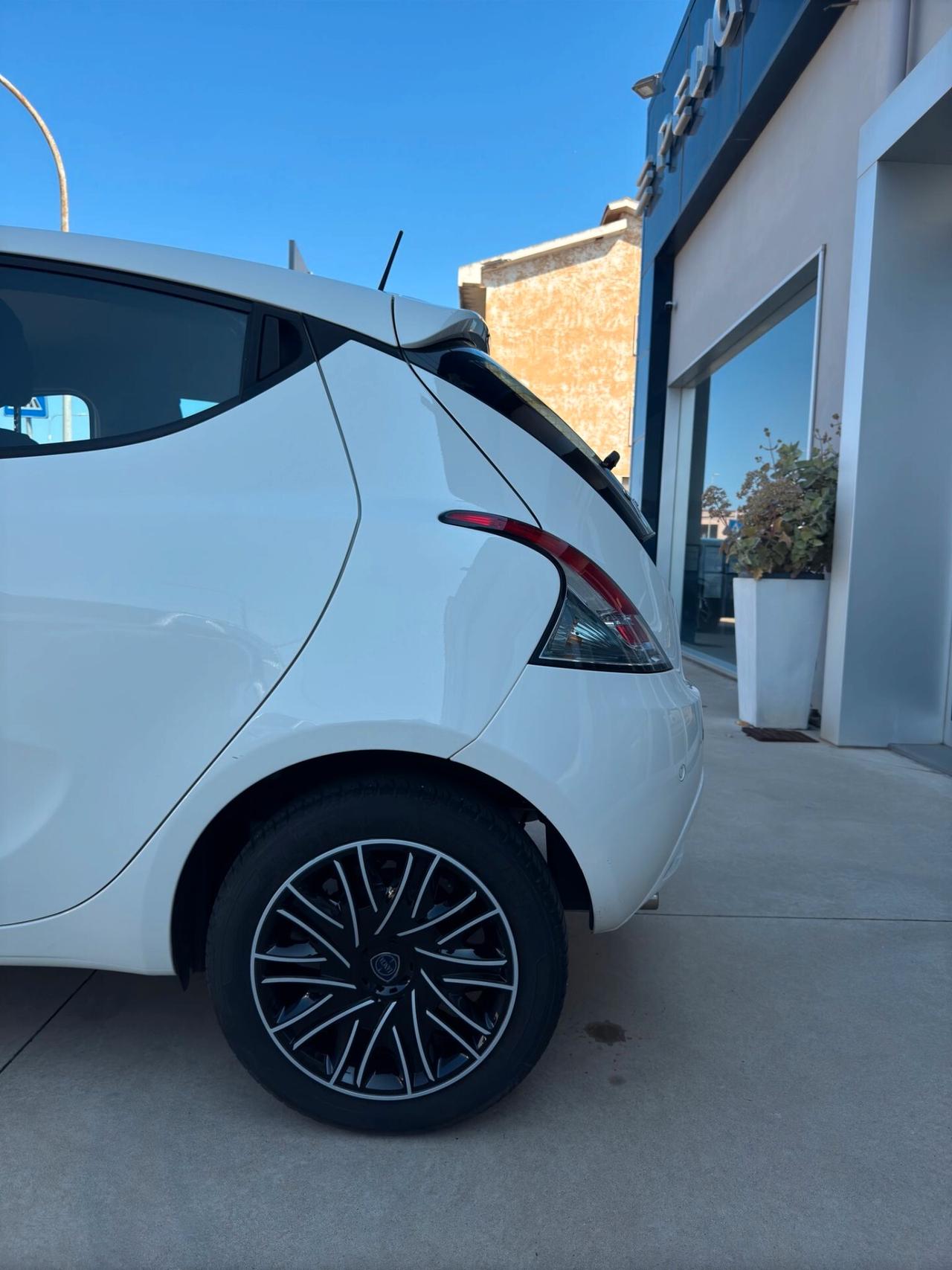 Lancia Ypsilon 1.0 Hybrid Gold 2022 IVA ESPOSTA
