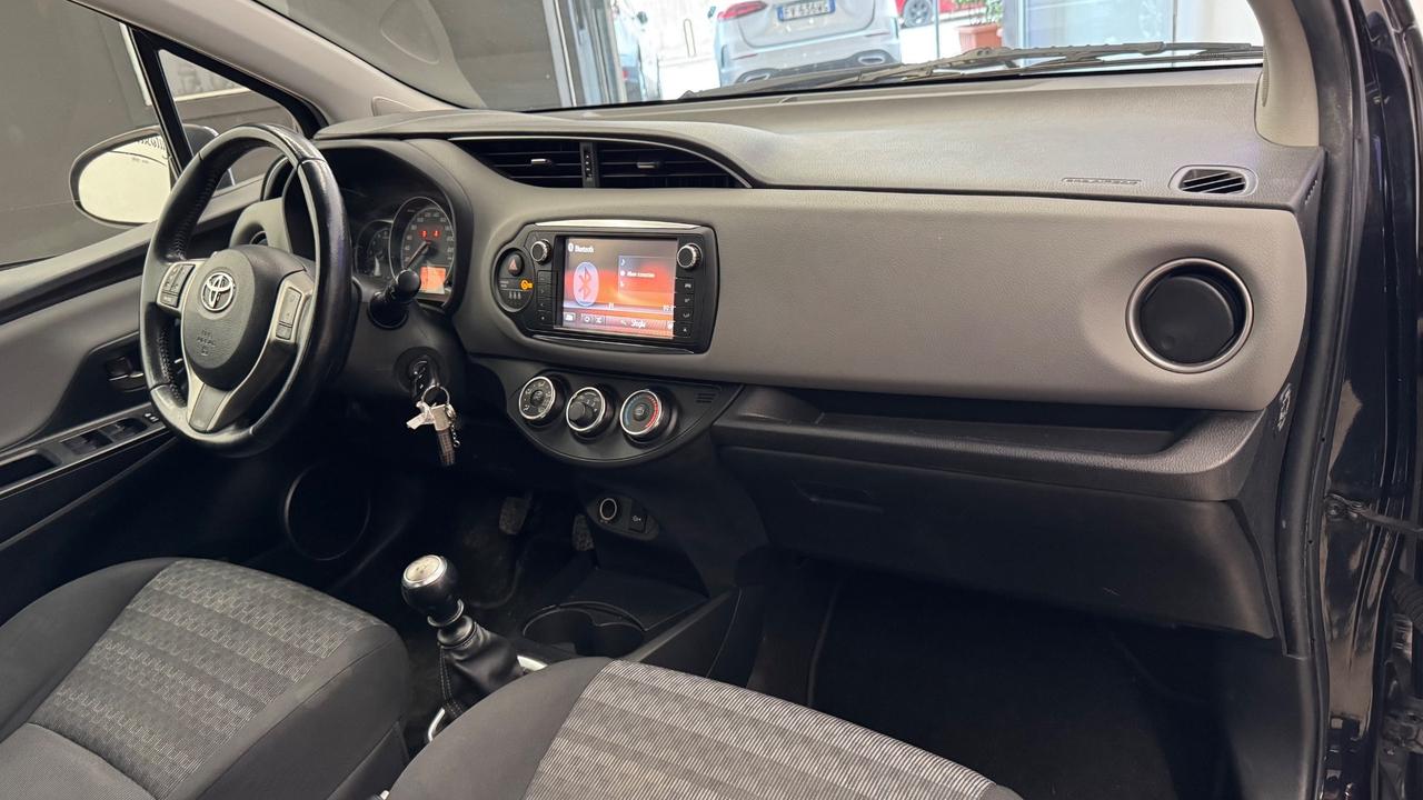 Toyota Yaris 1.4 D-4D 5 porte Lounge-2016