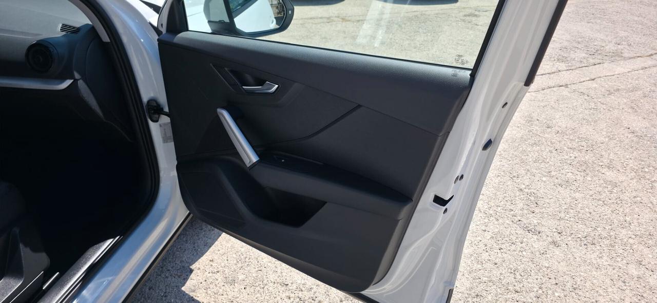 Audi Q2 30 TDI Business