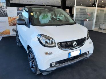 NOLEGGIO SMART FORTWO COUPE’ 70 1.0 52KW PASSION TWINAMIC – (150 KM GIORNALIERI INCLUSI) FORMULA SETTIMANALE: 280,00 EURO FORMULA MENSILE: 750,00 EURO