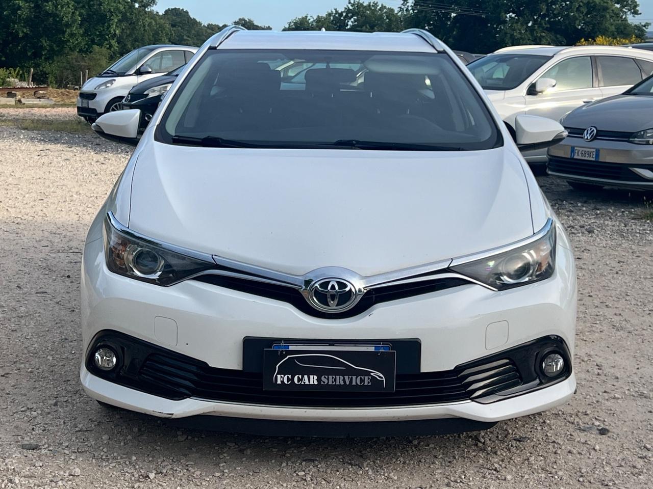 Toyota Auris Touring 1.4 D-4D Active Permute Rate Garanzia