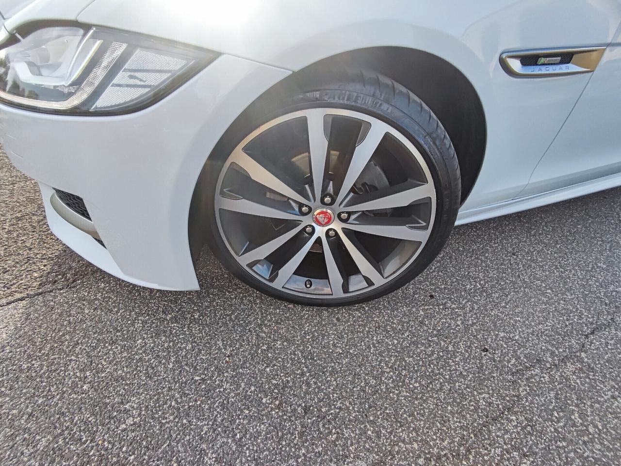 Jaguar XF Sportbrake 2.0 D 180 CV AWD aut. R-Sport