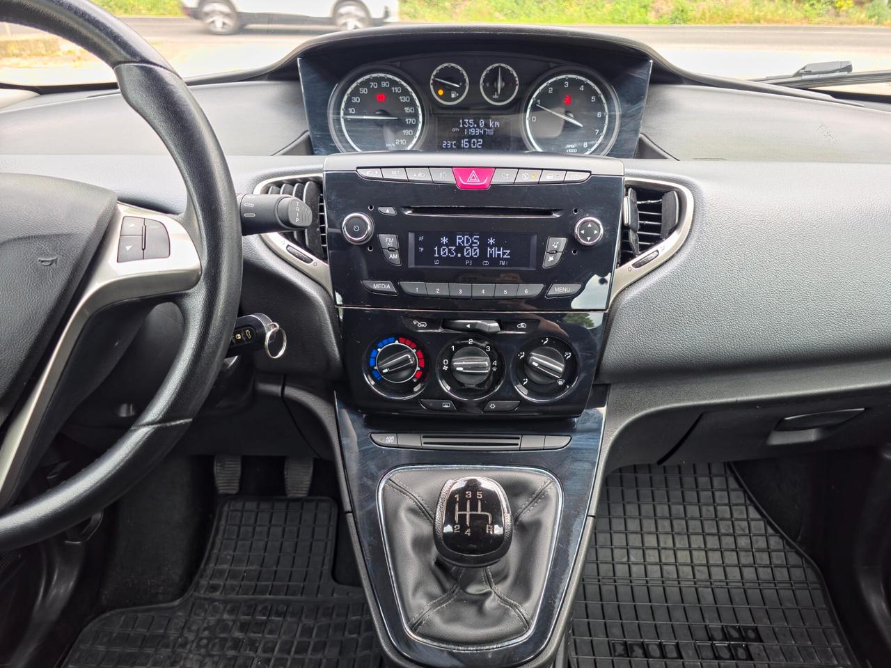 Lancia Ypsilon 1.2 69 CV 5 porte S&S Silver 2014-E6 Manuale NEO