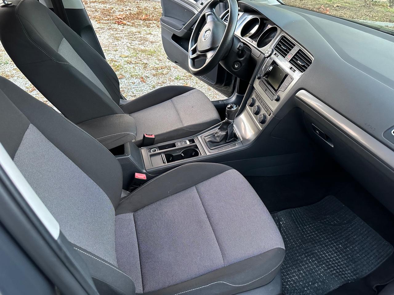 Volkswagen Golf Variant 1.6 TDI 5p. Comfortline IDONEA PER NEOPATENTATI PERMUTABILE