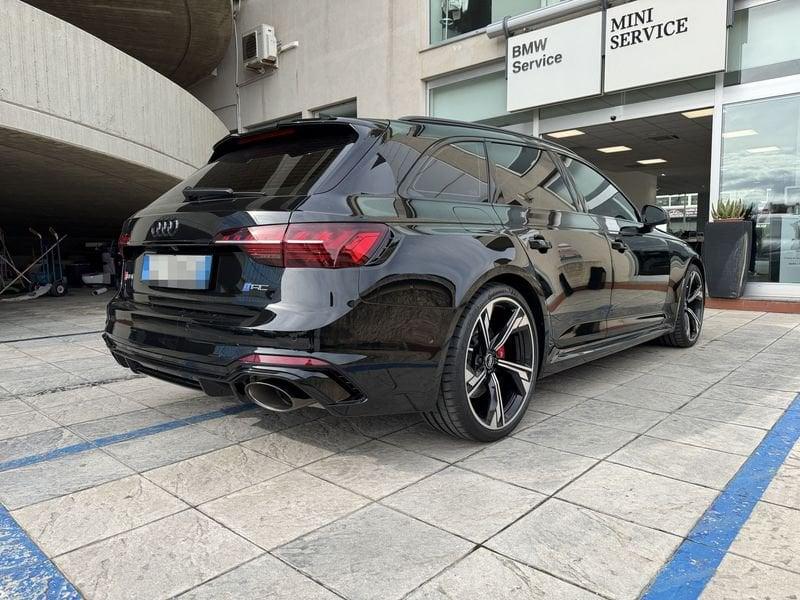 Audi RS4 Avant FSI quattro S tronic