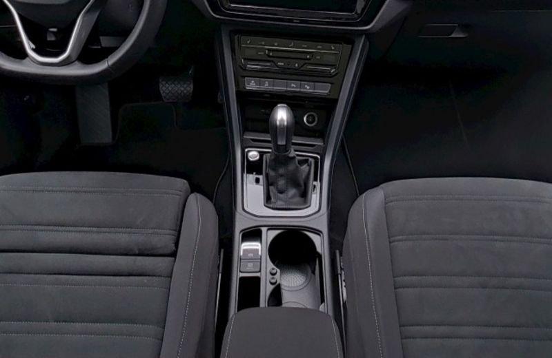 Volkswagen Touran 1.5 TSI HIGHLINE DSG LED MATRIX TETTO BLACK STYLE NAVI COCKPIT