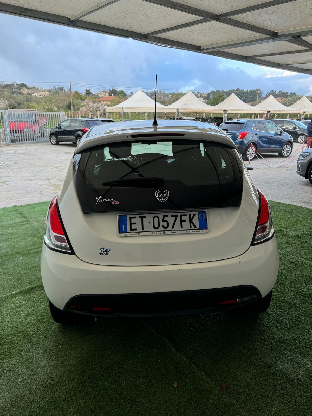 Lancia Ypsilon 1.2 69 CV 5 porte Platinum