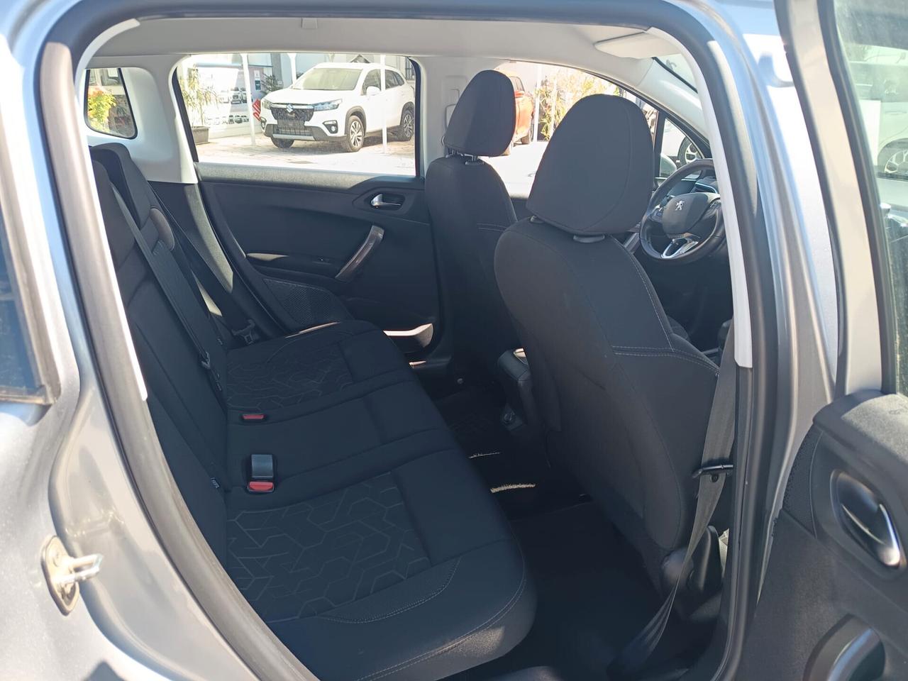 Peugeot 2008 PureTech 82 Allure Tua a 119€/mese