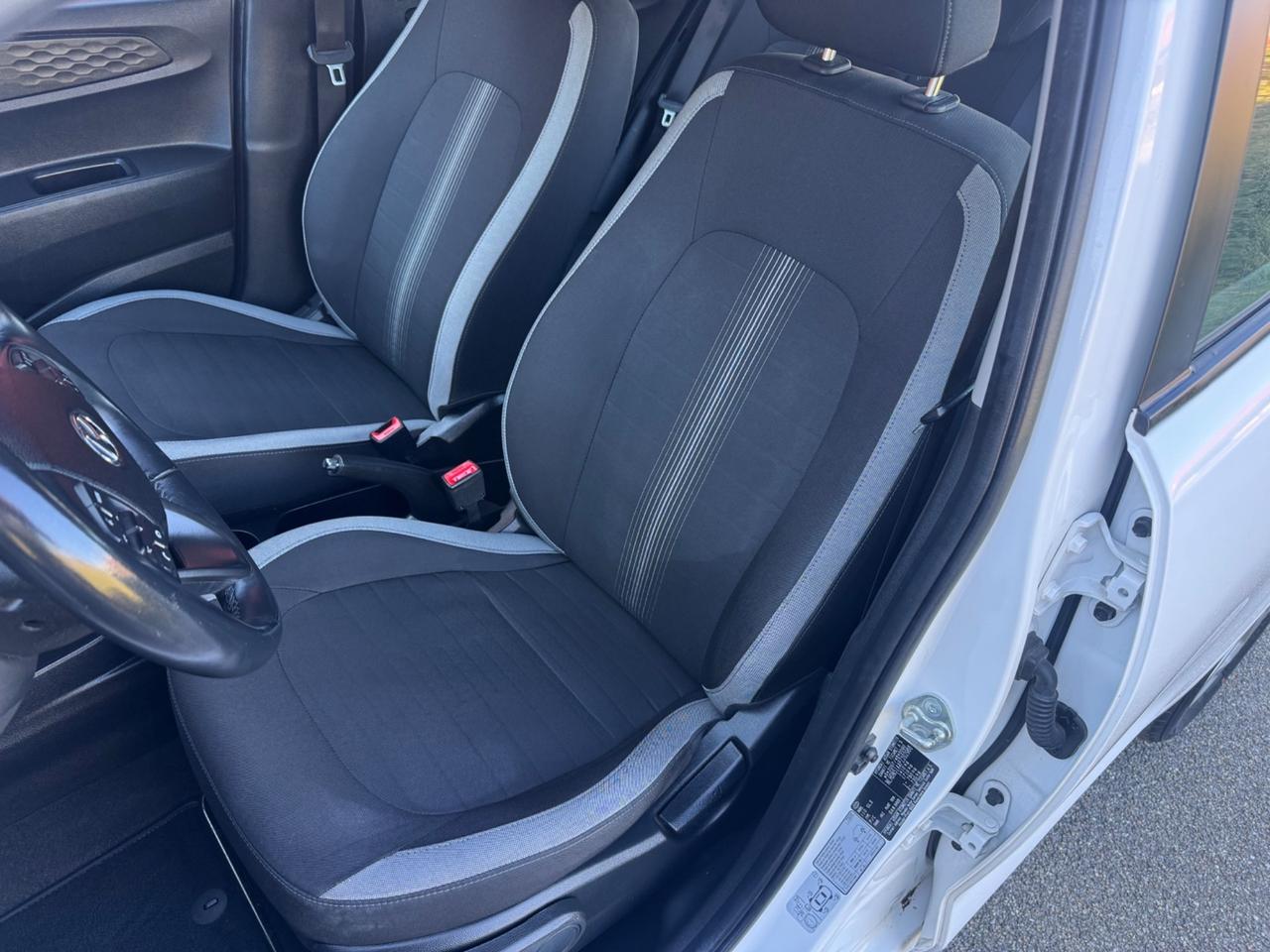 Hyundai i10 idonea ai neopatentati tagliandata