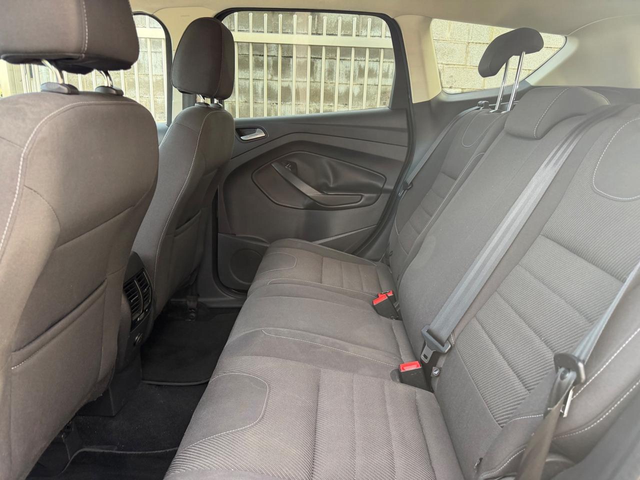 Ford Kuga 2.0 TDCI 140 CV 4WD Powershift Titanium