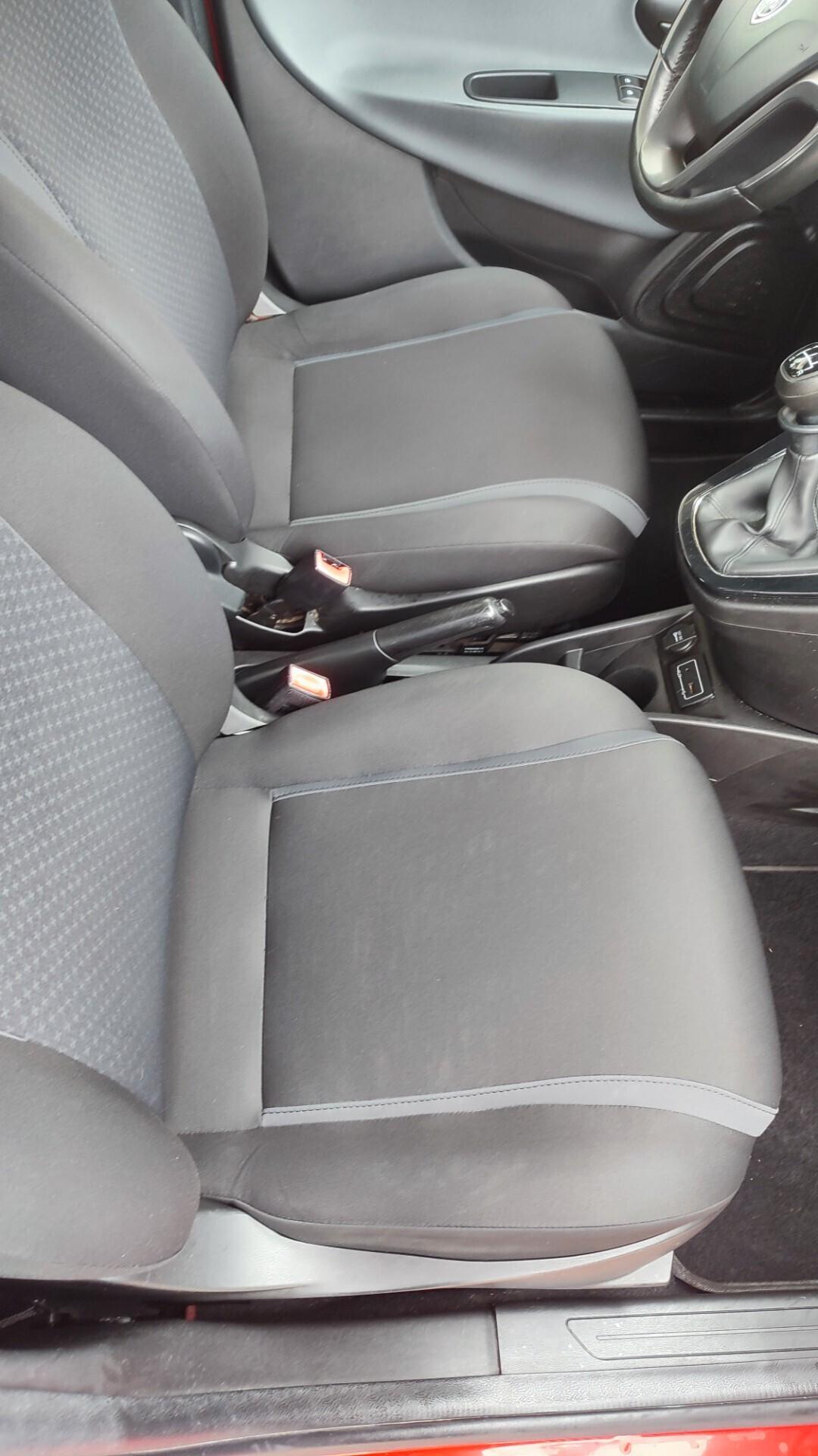 Lancia Ypsilon 1.2 69 CV 5 porte Silver