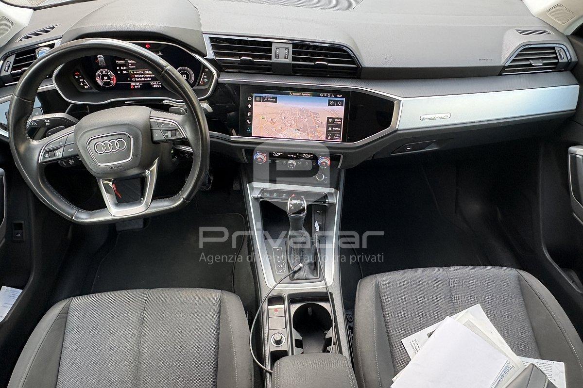 AUDI Q3 40 TDI quattro S tronic Business Advanced