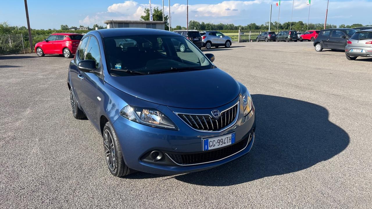 Lancia Ypsilon 1.0 FireFly 5 porte S&S Hybrid Alberta Ferretti