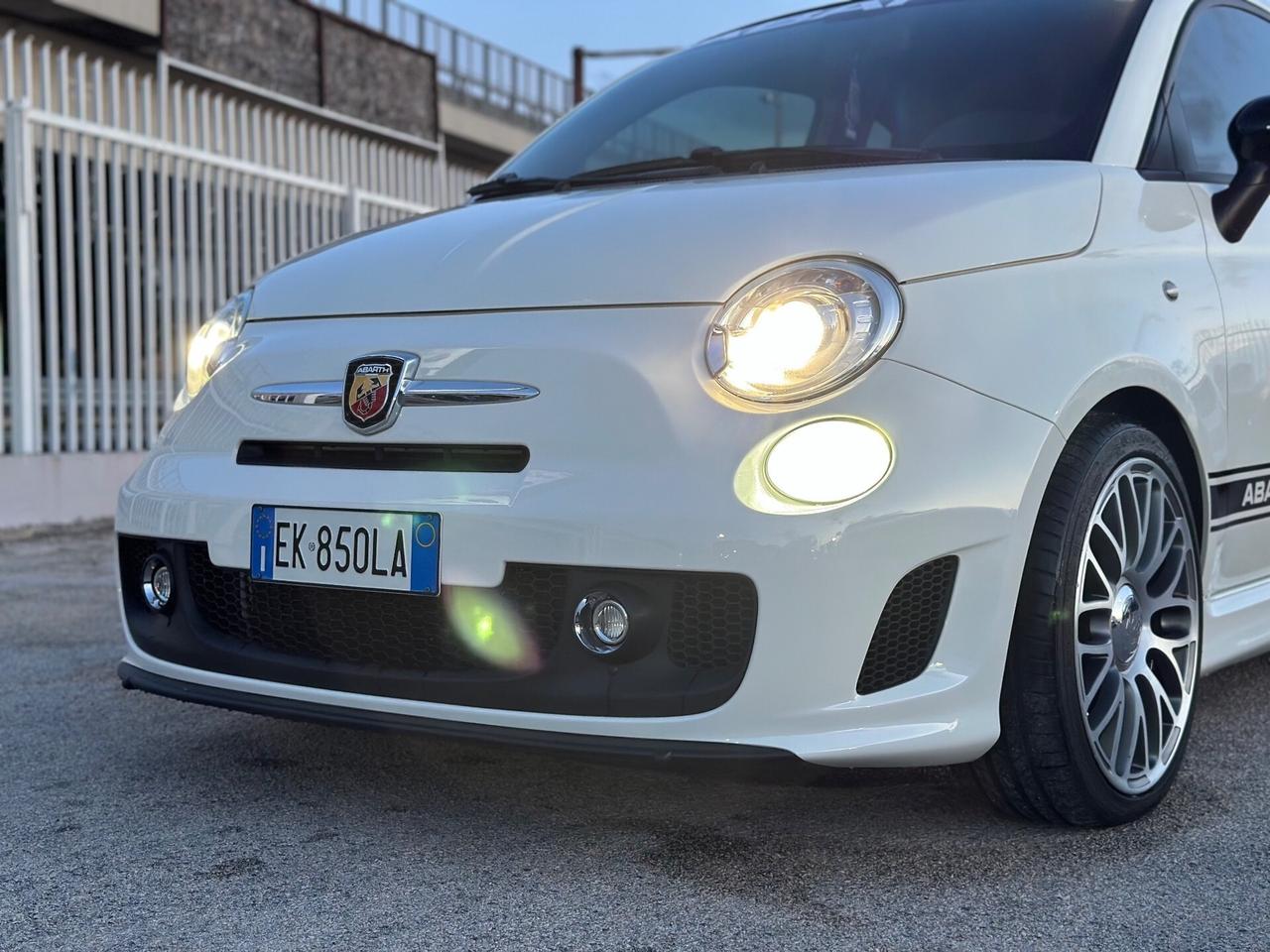 Abarth 500 C 2011 1.4 Turbo 140CV AUT. PARI AL NUO