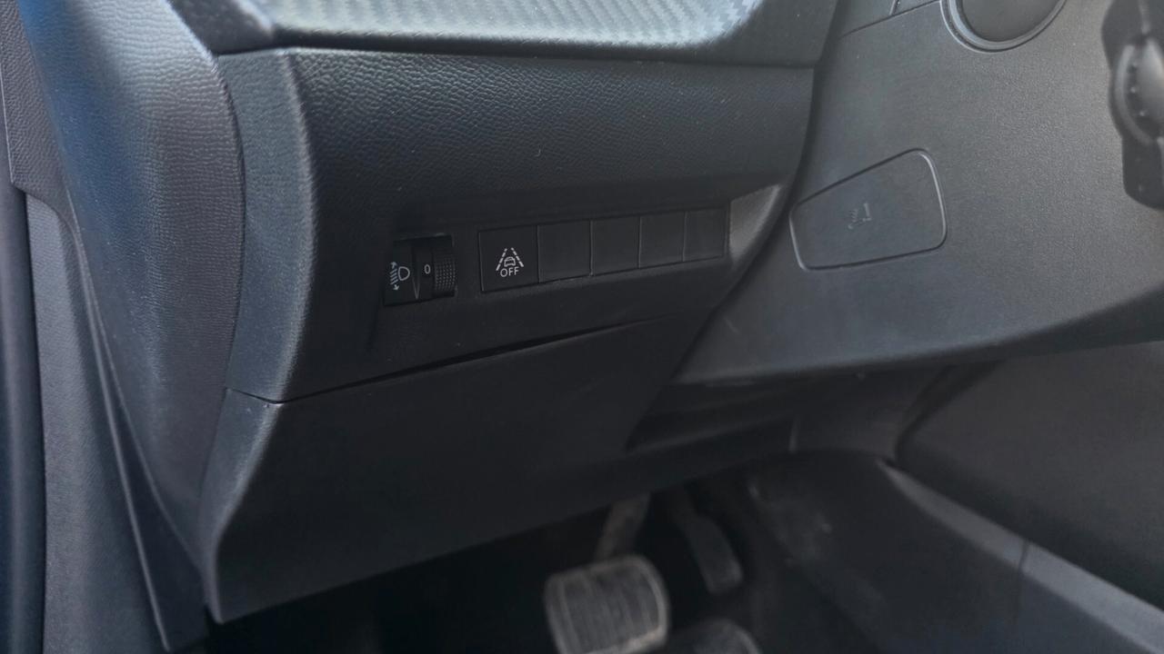Peugeot 208 motore elettrico 136 CV 5 porte Allure