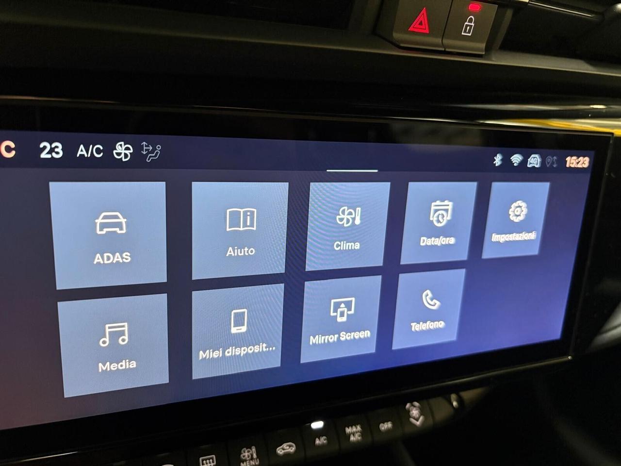 Alfa Romeo Junior Hybrid 145 eDCT6 SPOTICAR