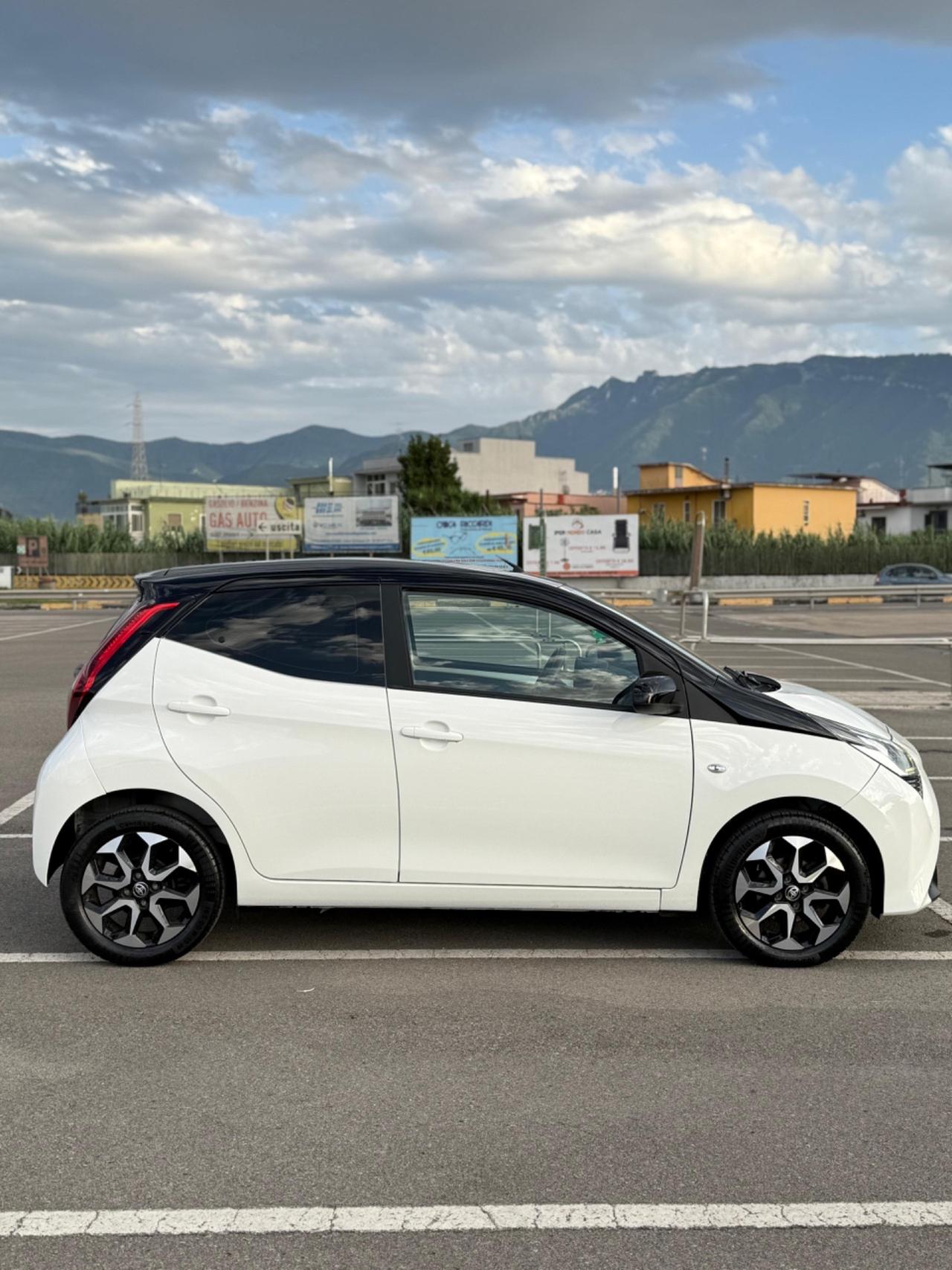 Toyota Aygo 1.0 VVT-i 69 CV 5 porte x-business